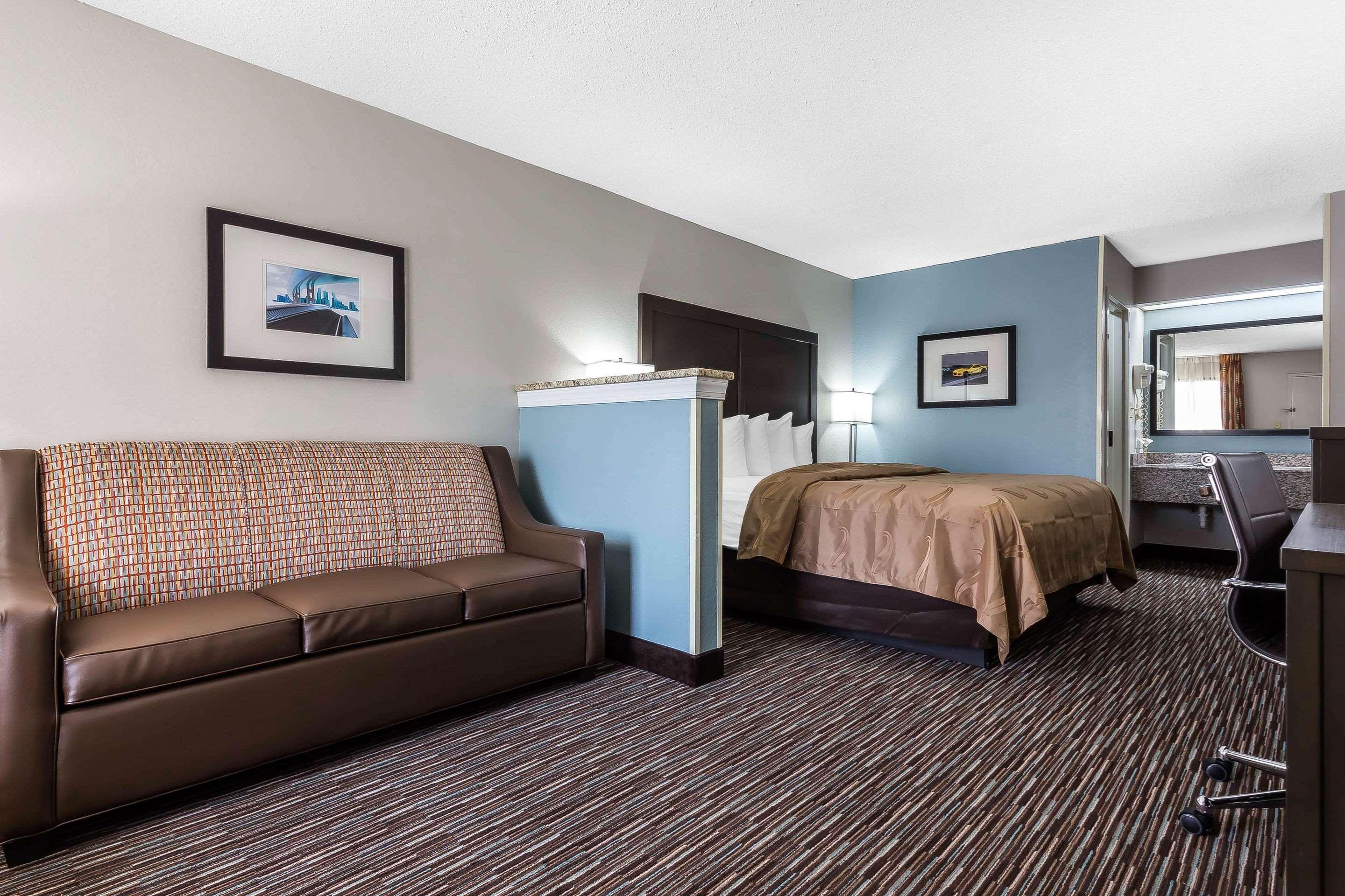 Quality Inn & Suites Mooresville-Lake Norman Экстерьер фото
