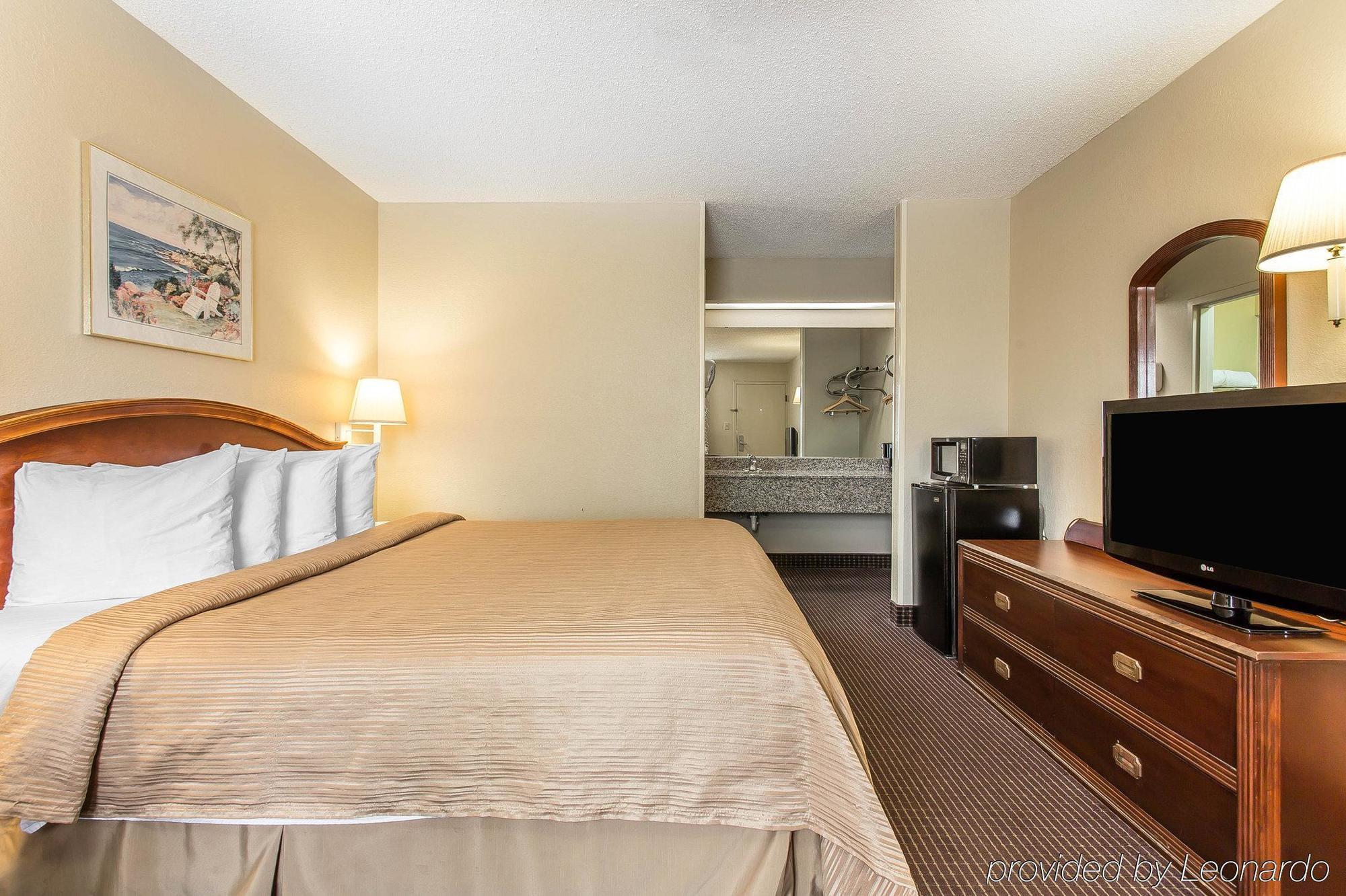 Quality Inn & Suites Mooresville-Lake Norman Экстерьер фото
