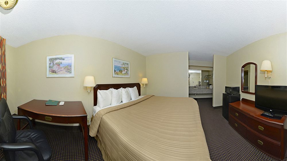 Quality Inn & Suites Mooresville-Lake Norman Экстерьер фото