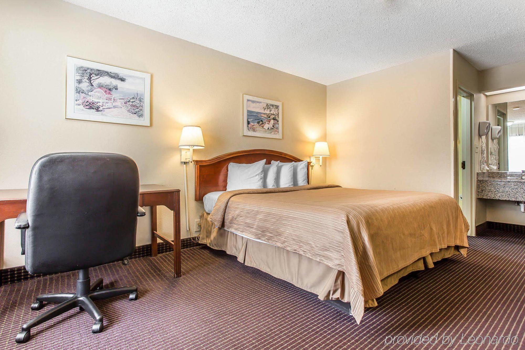 Quality Inn & Suites Mooresville-Lake Norman Экстерьер фото